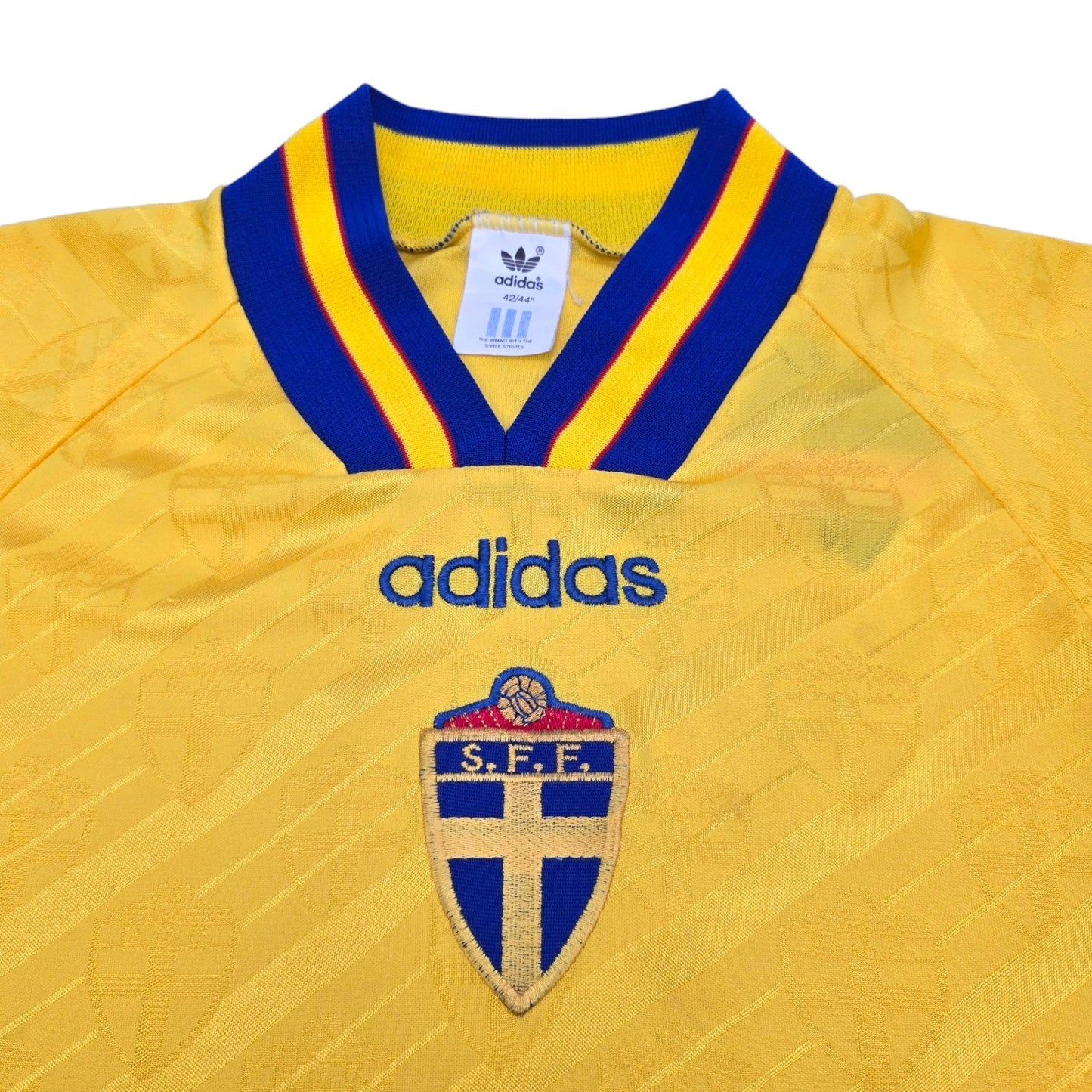 1994/96 Sweden Home Football Shirt (L) Adidas