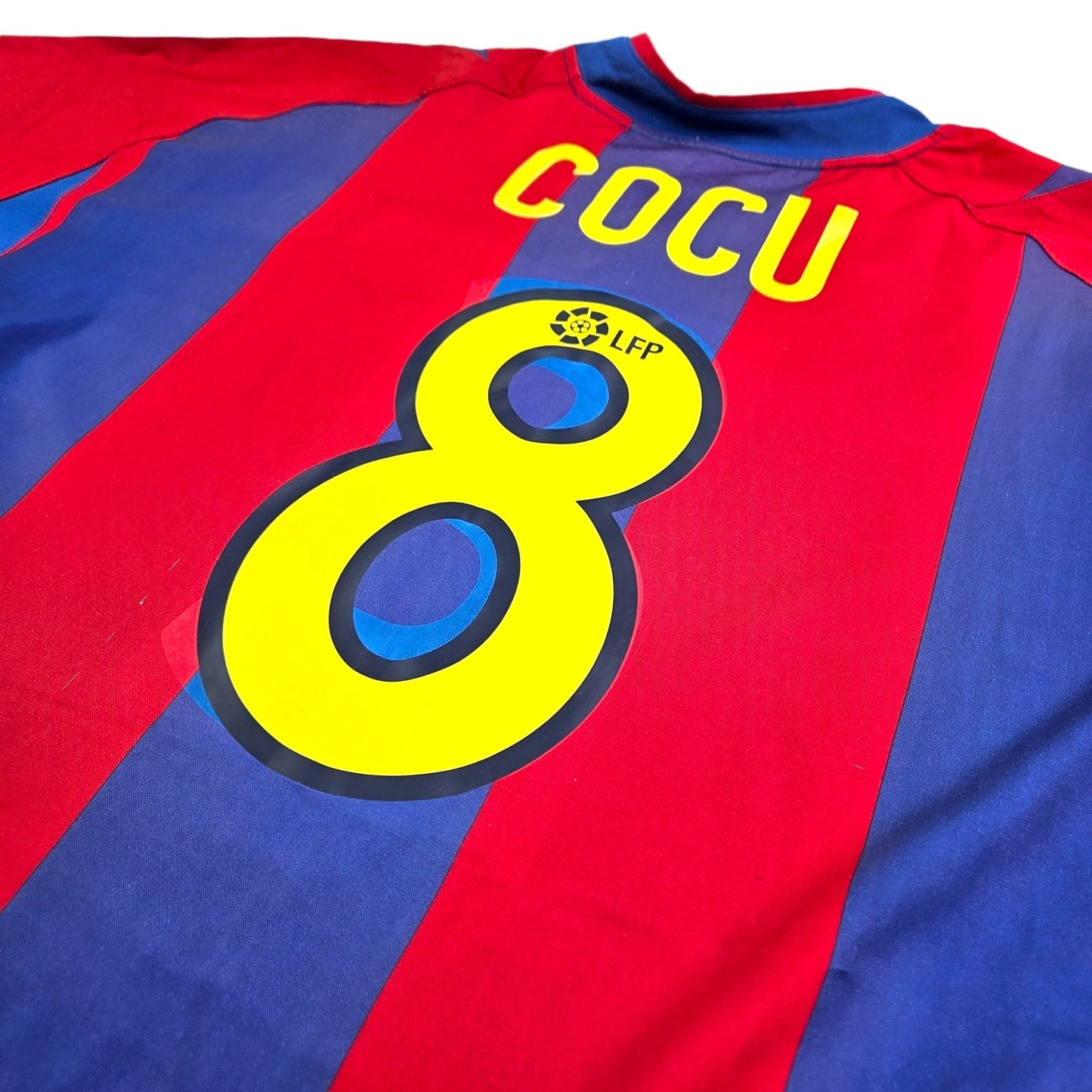 2002/03 Barcelona Home Football Shirt (L) Nike #8 Cocu