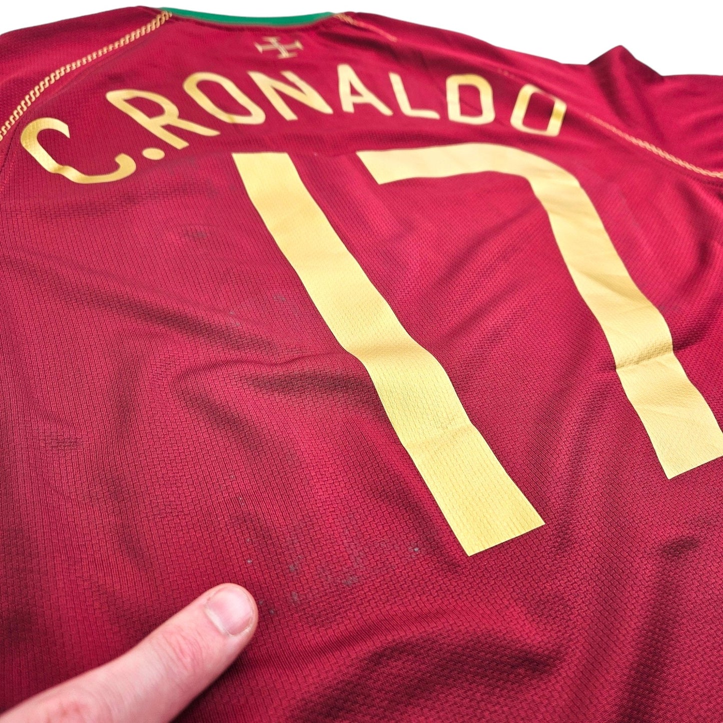 2006/08 Portugal Home Football Shirt (M) Nike #17 Ronaldo