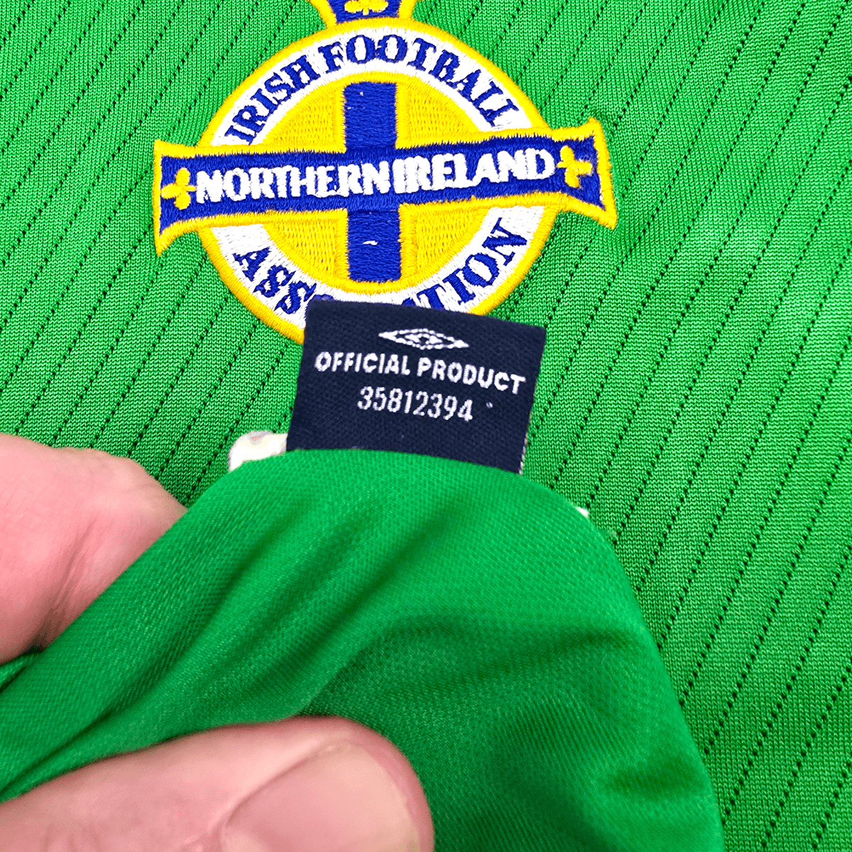 2008/10 Northern Ireland Home Football Shirt (M) Umbro