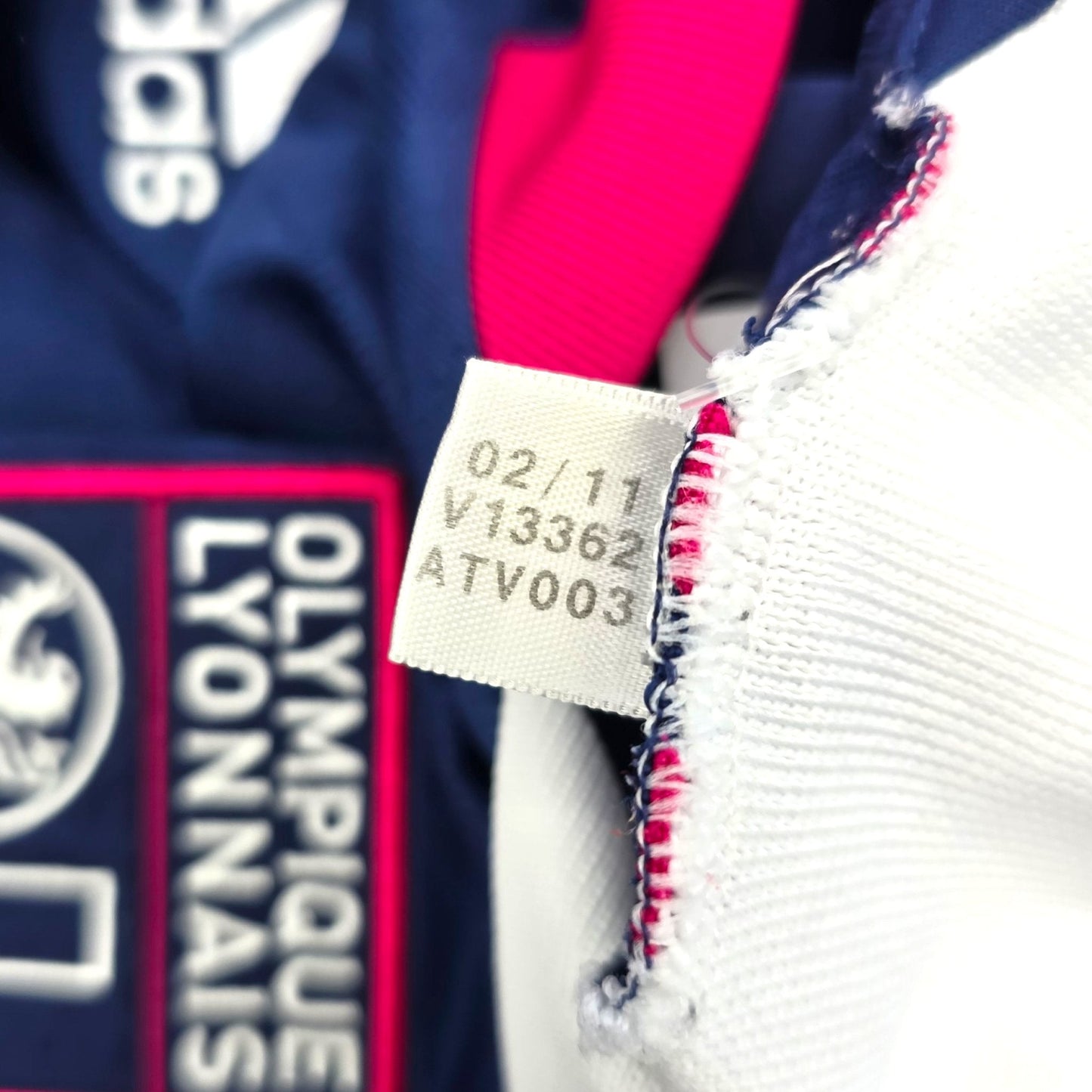 2011/12 Olympique Lyonnais Away Football Shirt (L) Adidas #9 Lisandro