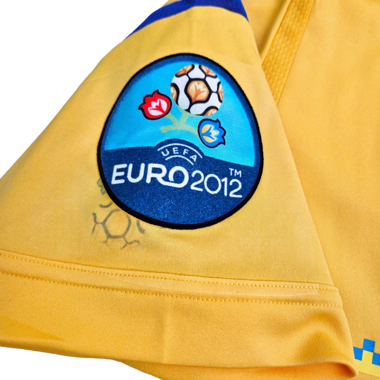 2012/14 Ukraine Home Football Shirt (M) Adidas (Euro 2012 Sleeve Patches)