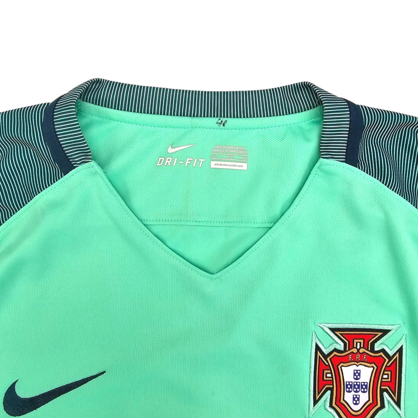 2016/18 Portugal Away Football Shirt (XL) Nike #7 Ronaldo