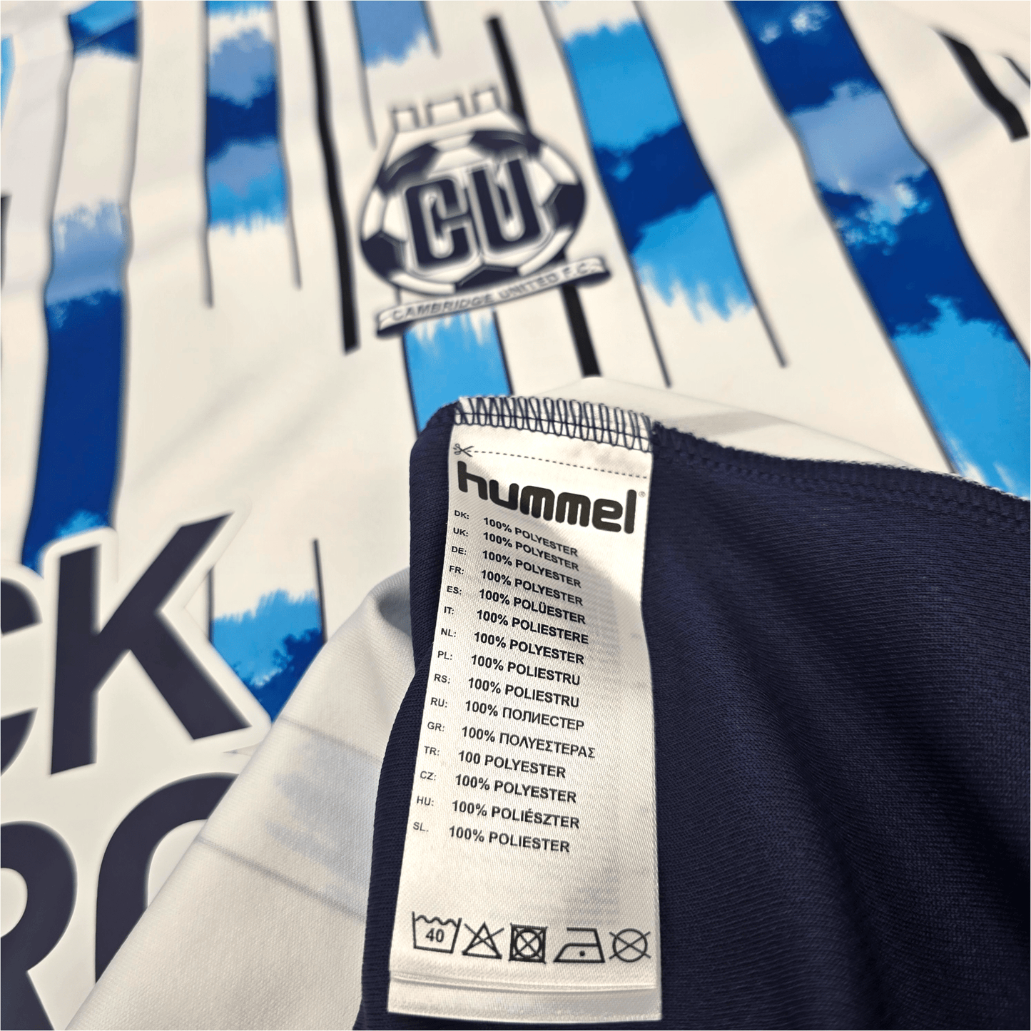 2019/20 Cambridge United Away Football Shirt (2XL) Hummel #5 Taylor