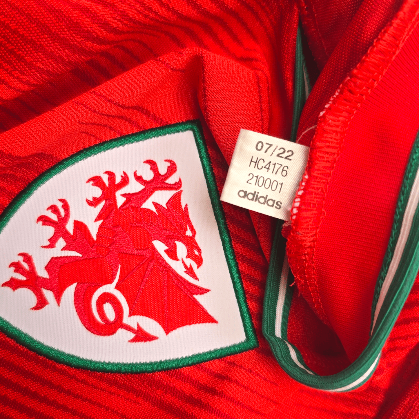 2022/23 Wales Home Football Shirt (XL) Adidas