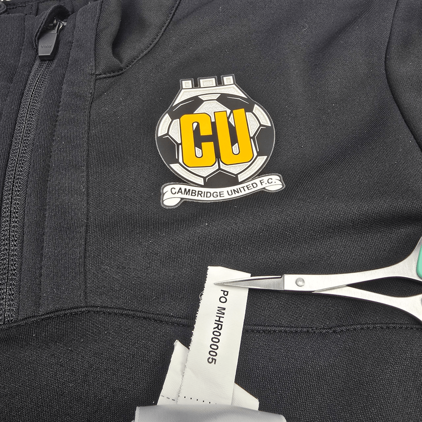 2023/24 Cambridge United Training Top (S) Umbro