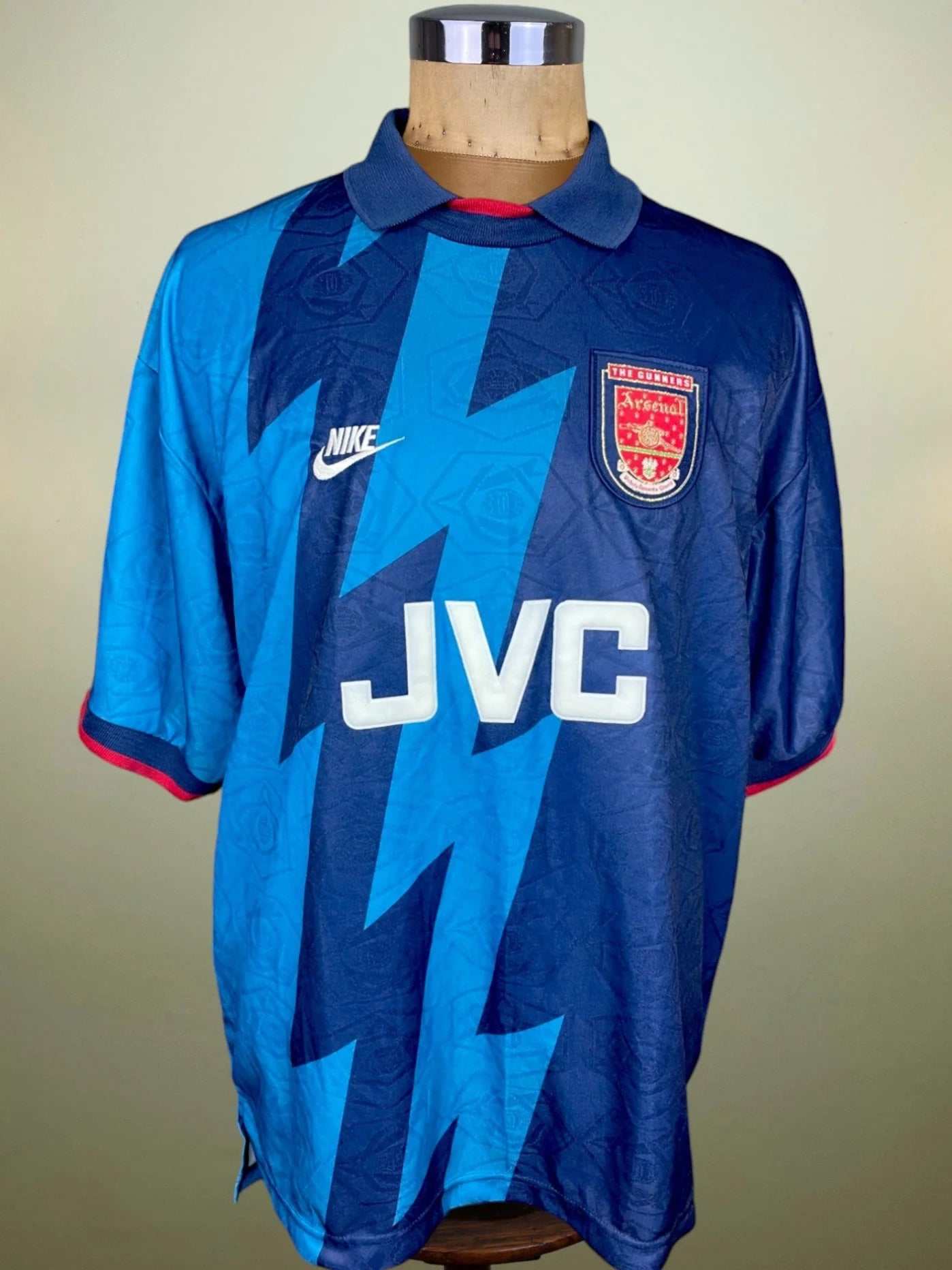Match Shirt • Premier League Club • Arsenal • 1995 • Nike • Away • #10 • Dennis Bergkamp • Match Prepared