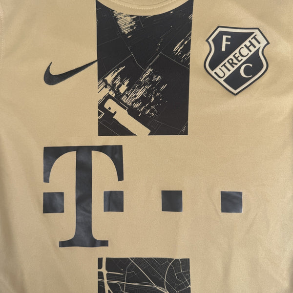 FC Utrecht 2021/2022 Third Football Shirt Small