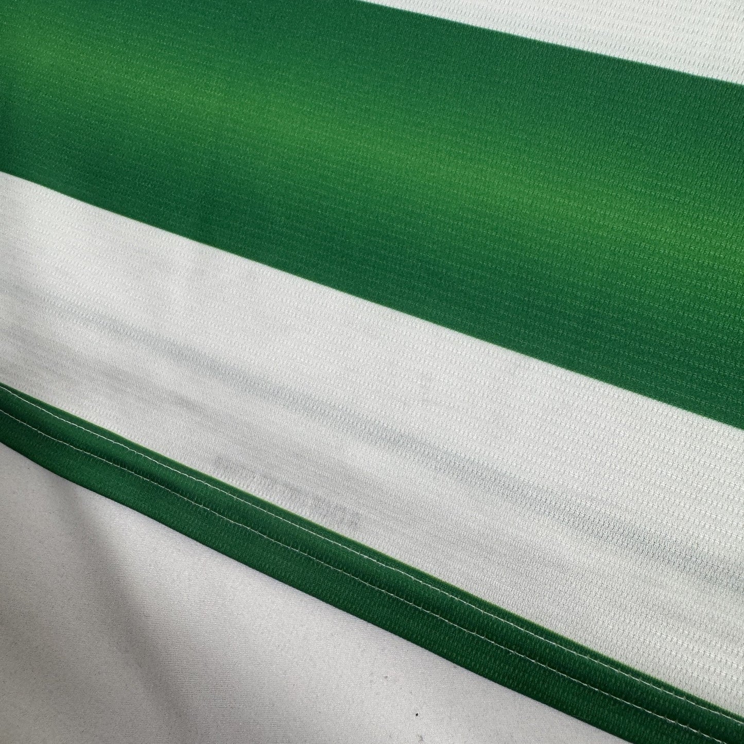 Celtic 2016/2017 Home Football Shirt Medium