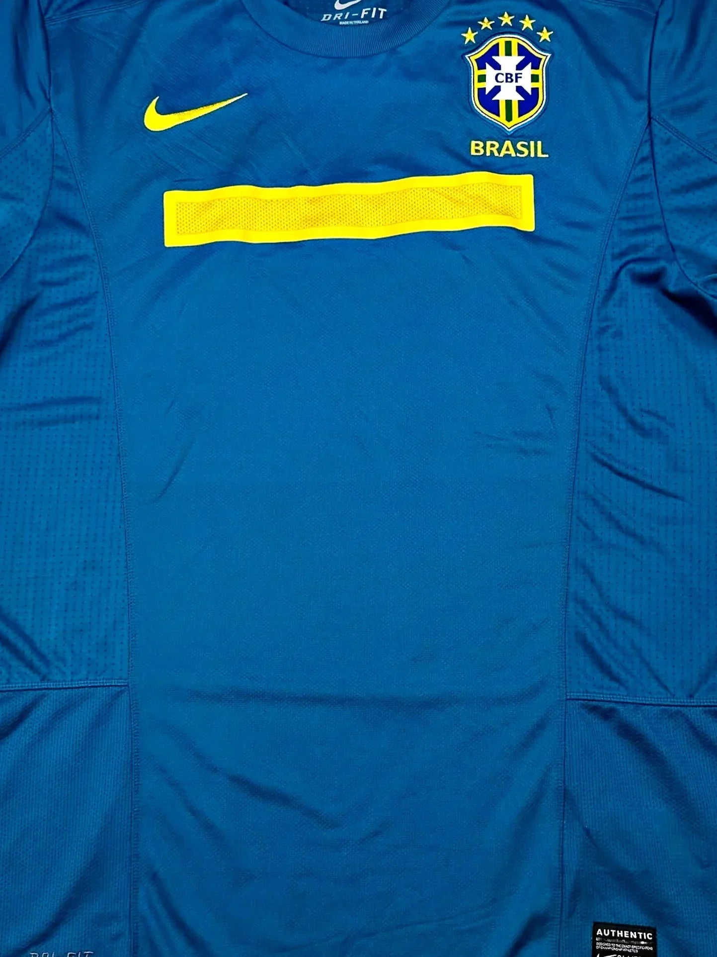 Brazil 2011 Football Shirt (Large)