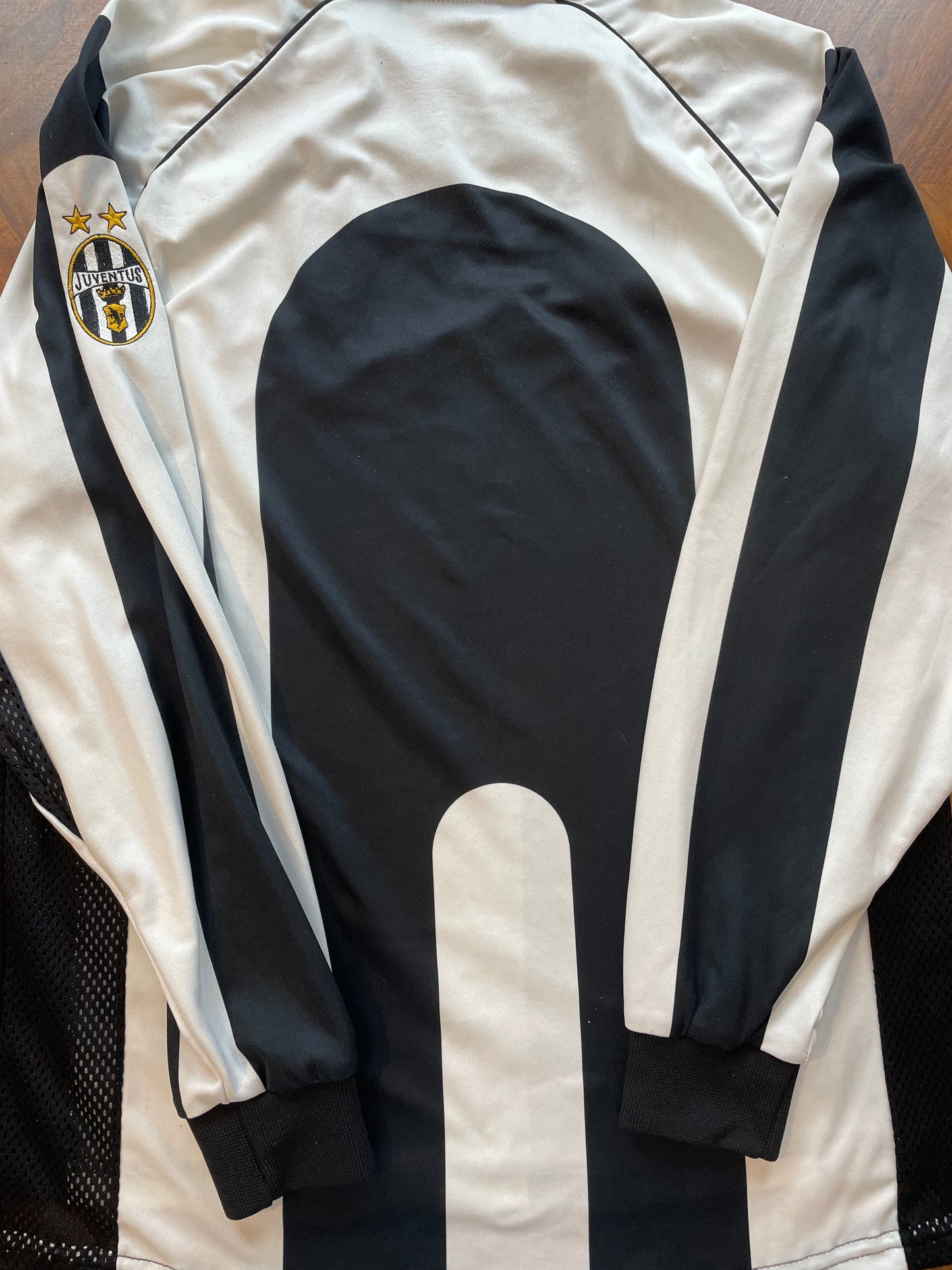 Store Shirt • Juventus • 1997 • Kappa • Home • Size M