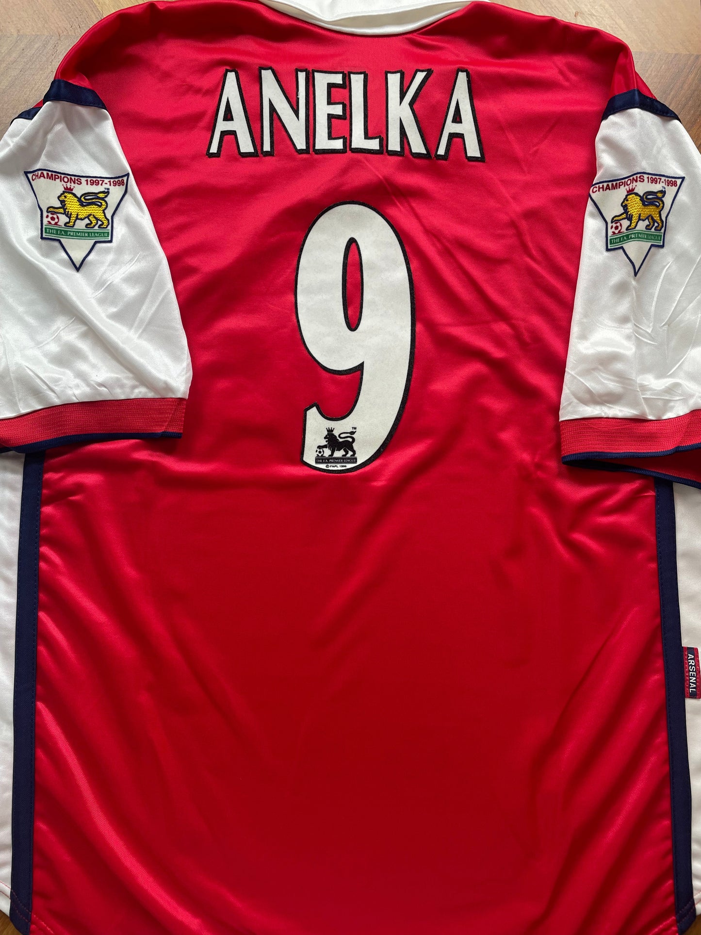 Store Shirt • Arsenal • 1999 • Nike • Home • #9 • Nicolas Anelka • Size XL
