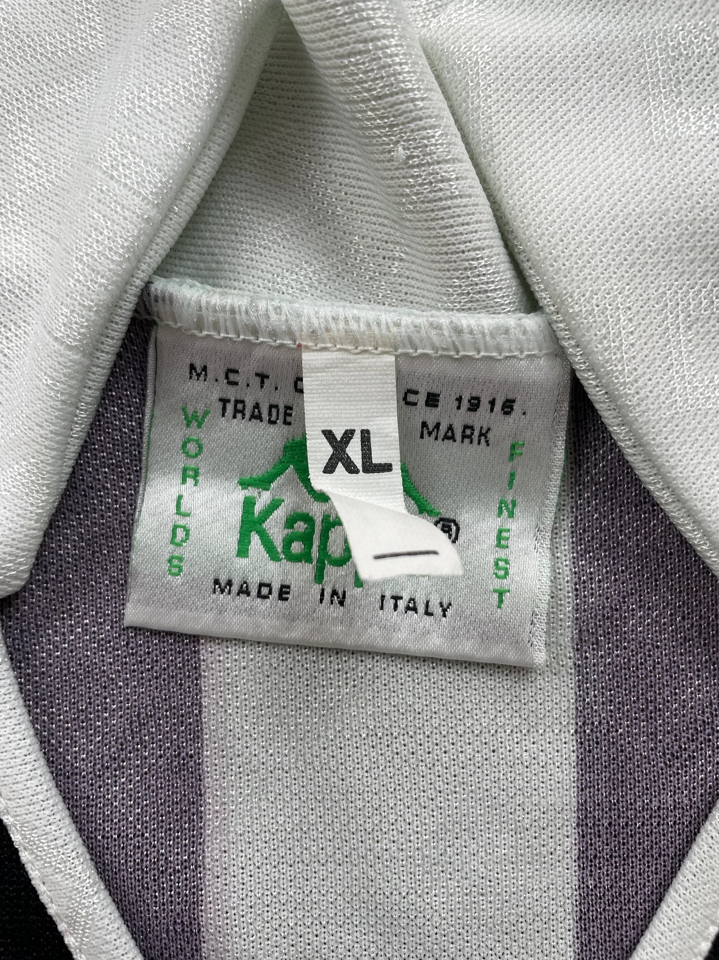 Store Shirt • Juventus • 1989 • Kappa • Home • Size XL • Signed by Roberto Baggio