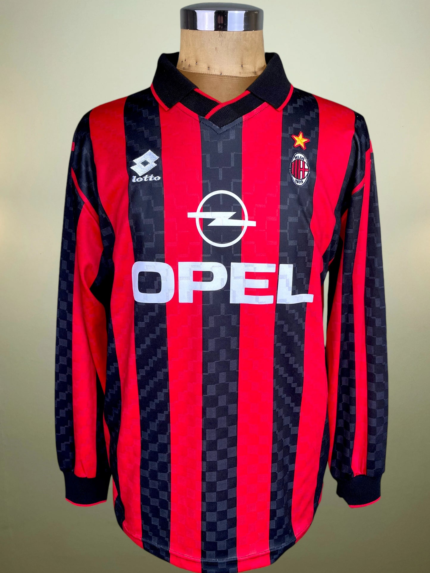 Match Shirt • Club • AC Milan • 1995 • Lotto • Home • #20 • Zvonimir Boban • Match Worn