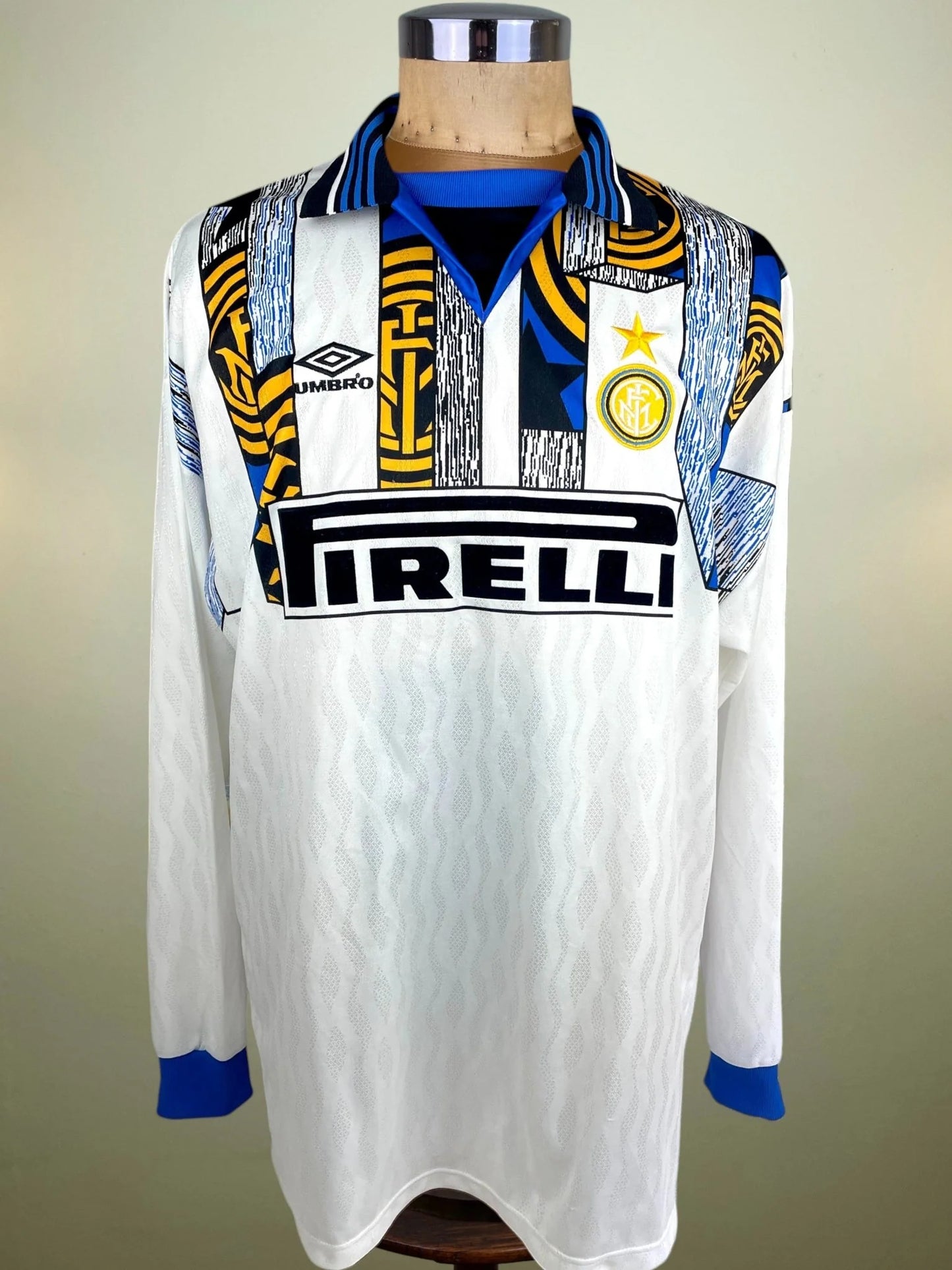 Match Shirt • Club • Inter • 1995 • Umbro • Away • #6 • Roberto Carlos • Match Worn