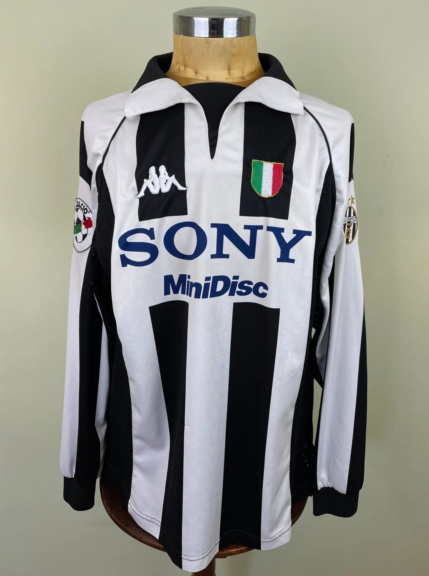 Match Shirt • Club • Juventus • 1997 • Kappa • Home • #9 • Filippo Inzaghi • vs Bari