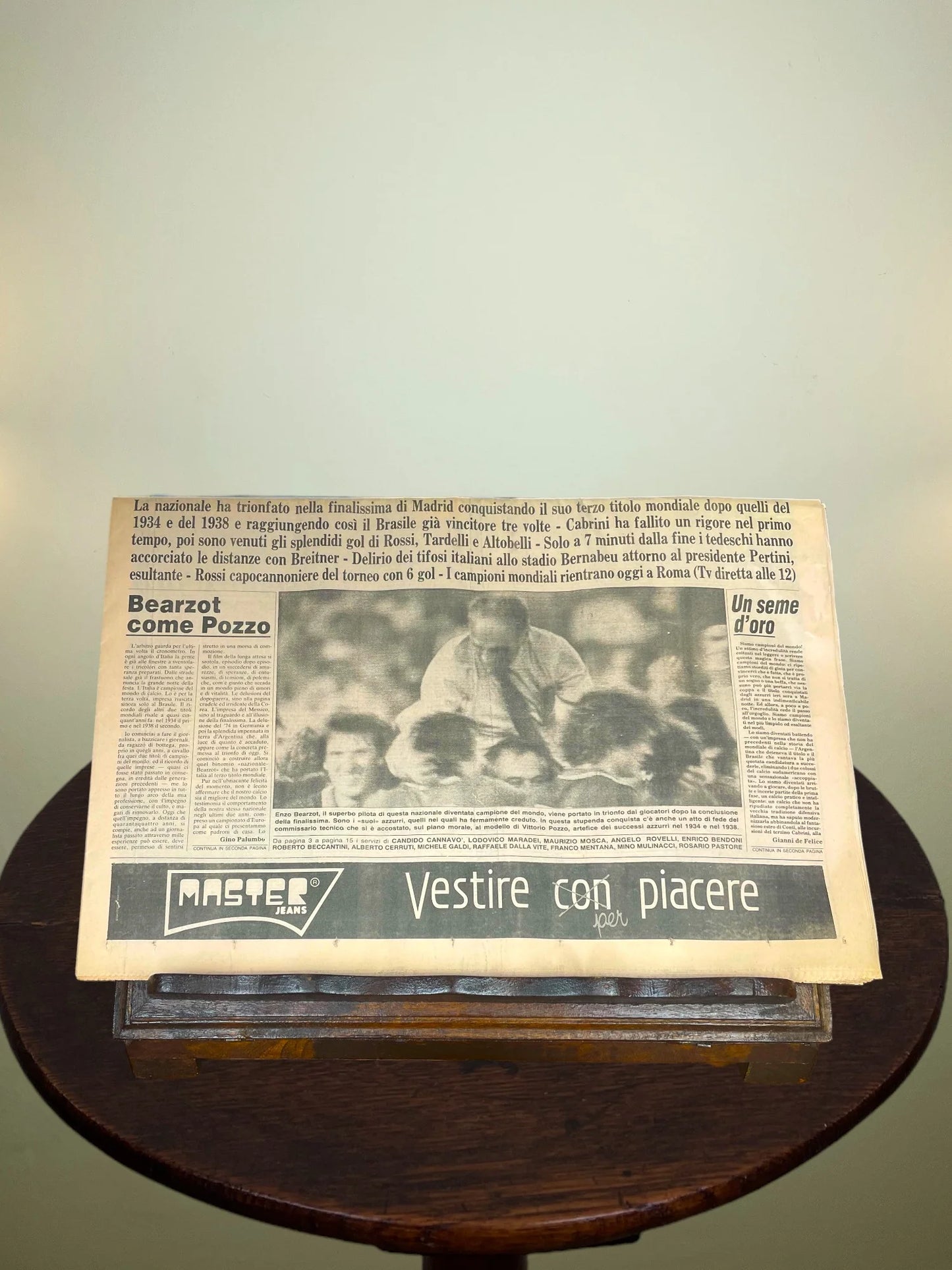 Store Memorabilia • Newspaper • Italia • 1982 • Gazzetta dello Sport World Champions