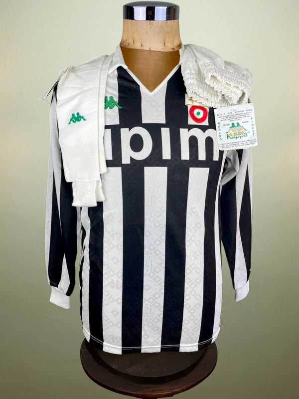 Store Shirt • Juventus • 1990 • Kappa • Size M • Full Kit • BNWT