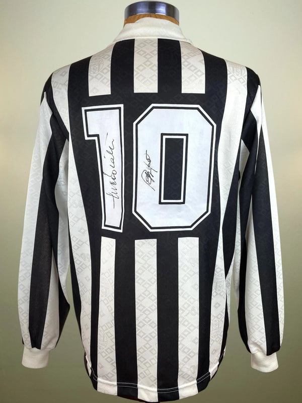 Store Shirt • Juventus • 1993 • Kappa • Home • #10 • Size L • Signed by Baggio, Vialli and Trapattoni