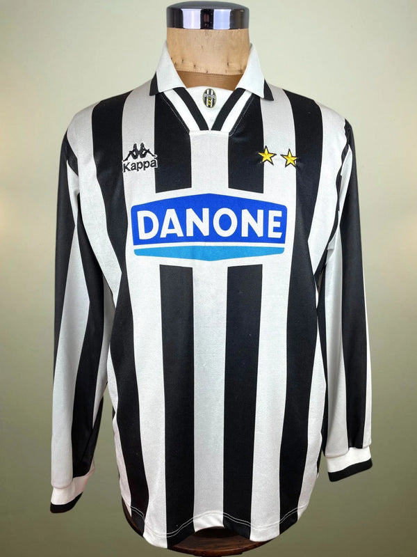 Store Shirt • Juventus • 1994 • Kappa • Home • Size M