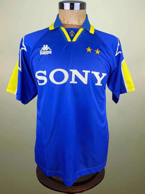Store Shirt • Juventus • 1996 • Kappa • Away • Size M