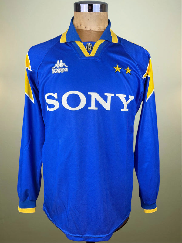 Store Shirt • Juventus • 1996 • Kappa • Away • Size M