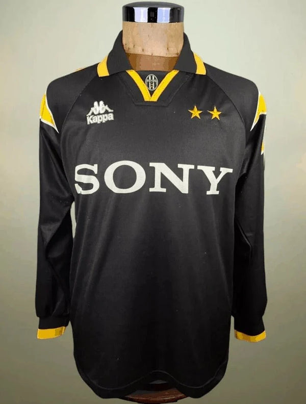 Store Shirt • Juventus • 1996 • Kappa • Third • Size M