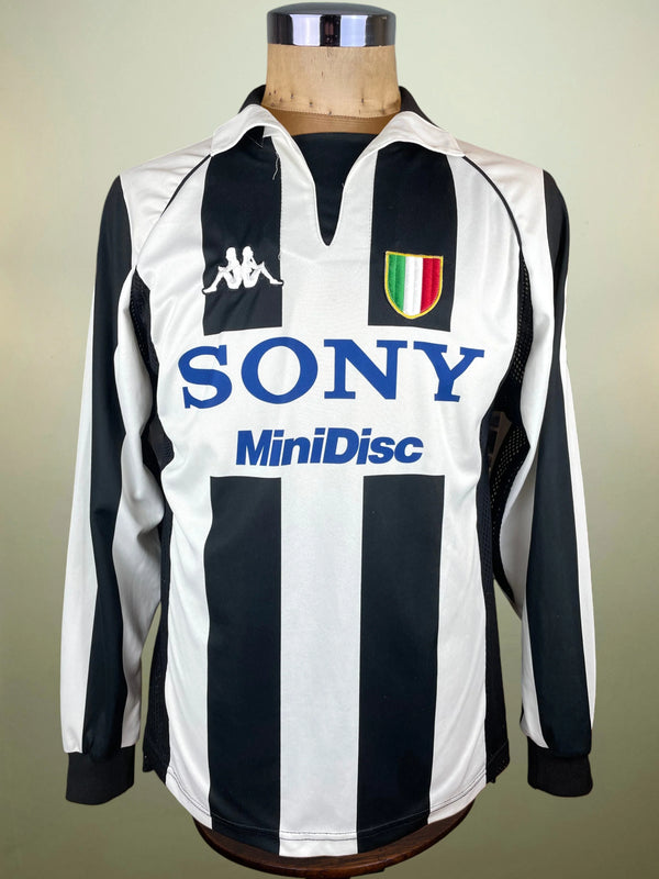 Store Shirt • Juventus • 1997 • Kappa • Home • Size M