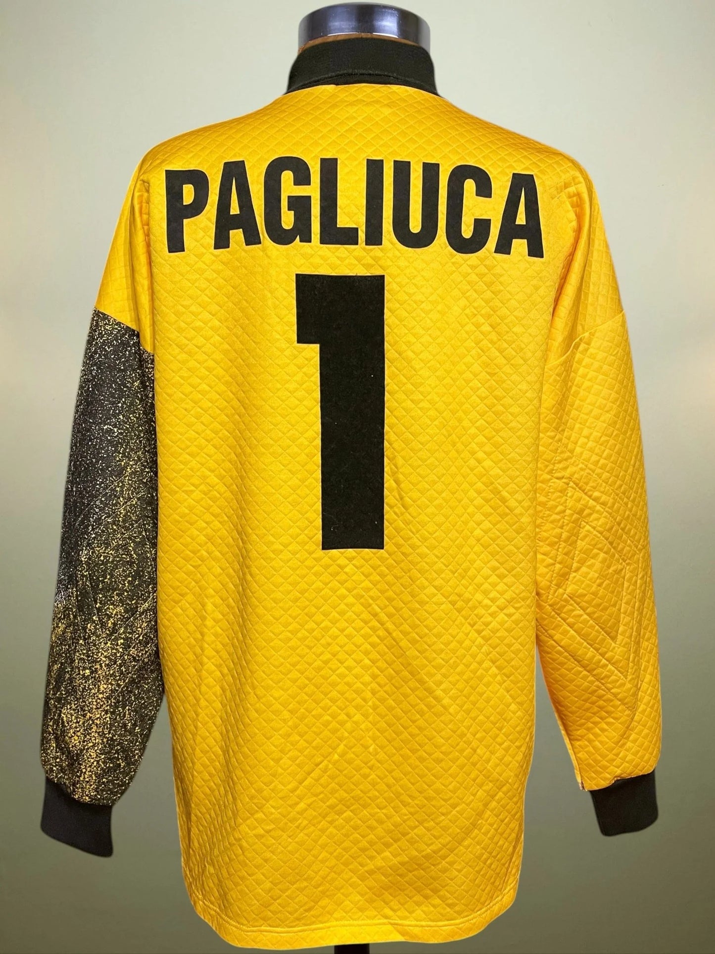 Match Shirt • Club • Inter • 1995 • Umbro • Keeper • #1 • Gianluca Pagliuca • vs Padova