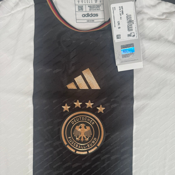 Germany 2022/2023/2024 Home Heat.RDY Football Shirt Small BNWT