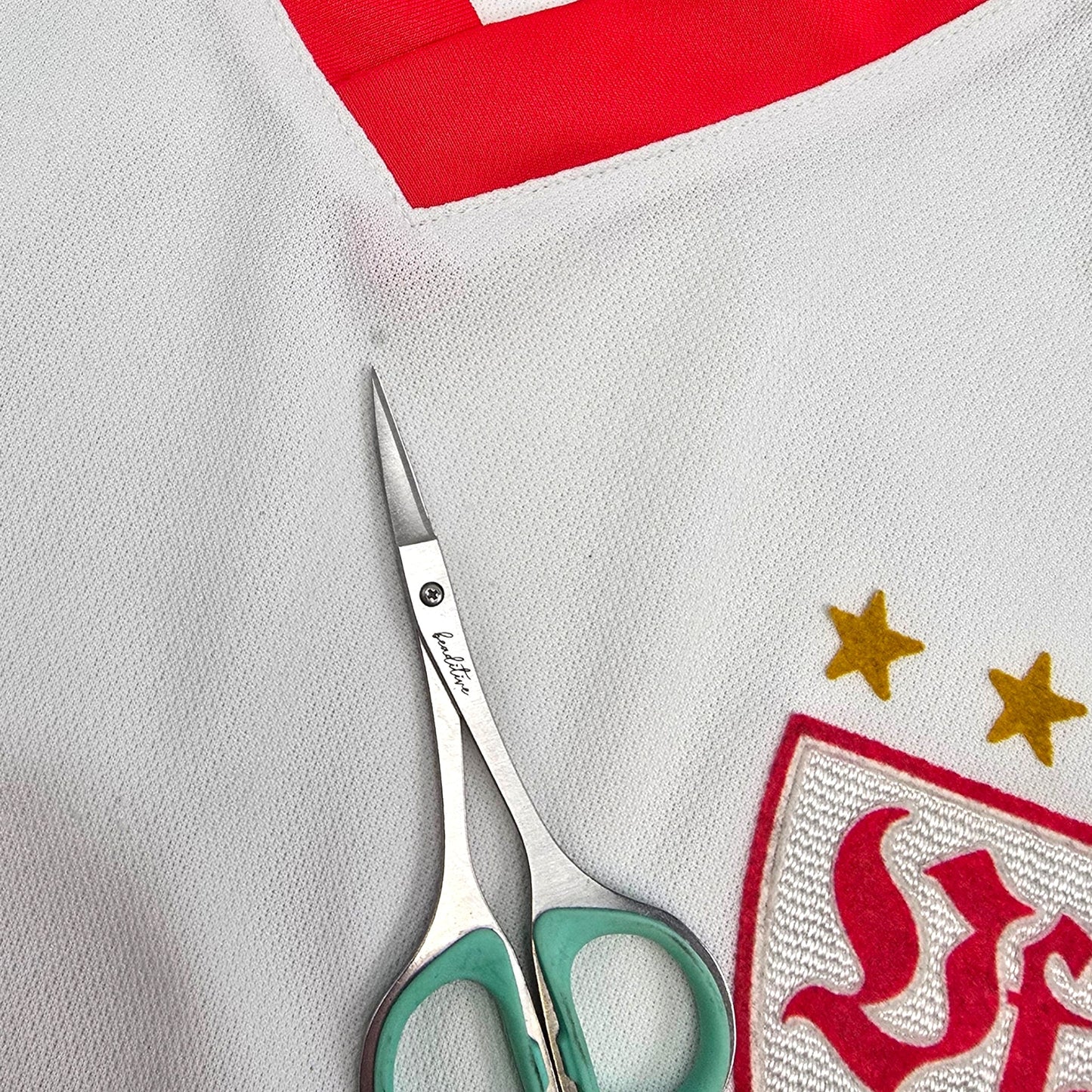 2003/04 Stuttgart Home Football Shirt (M) Puma