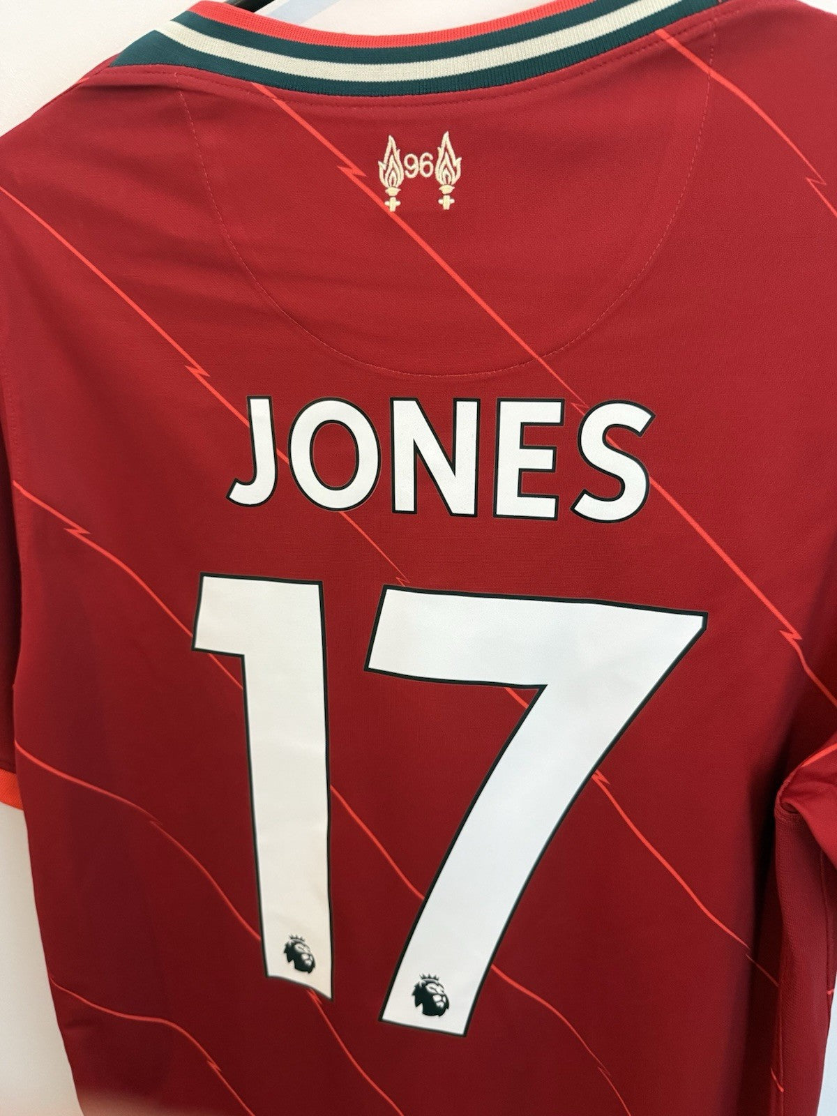 Liverpool Jones #17 2021/22 Medium Home Shirt Excellent Condition DB2560-688