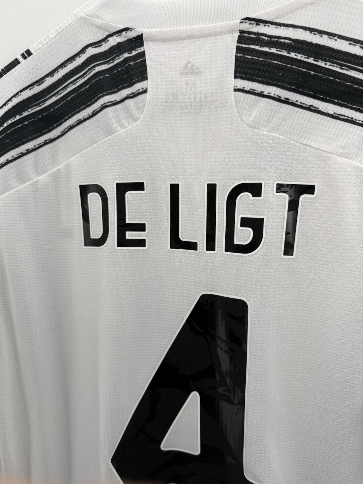 Juventus De Ligt #4 2020/21 Medium Home Shirt Adidas BNWT GJ7601