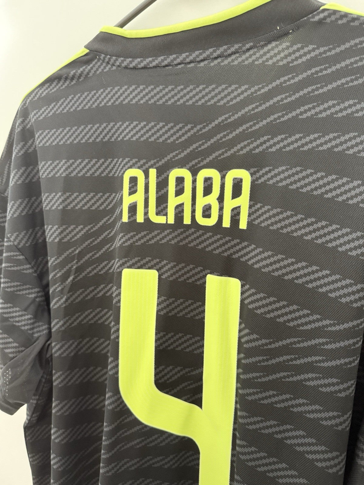 Real Madrid Alaba #4 2022/23 3rd XL Football Shirt Adidas BNWT HI1656