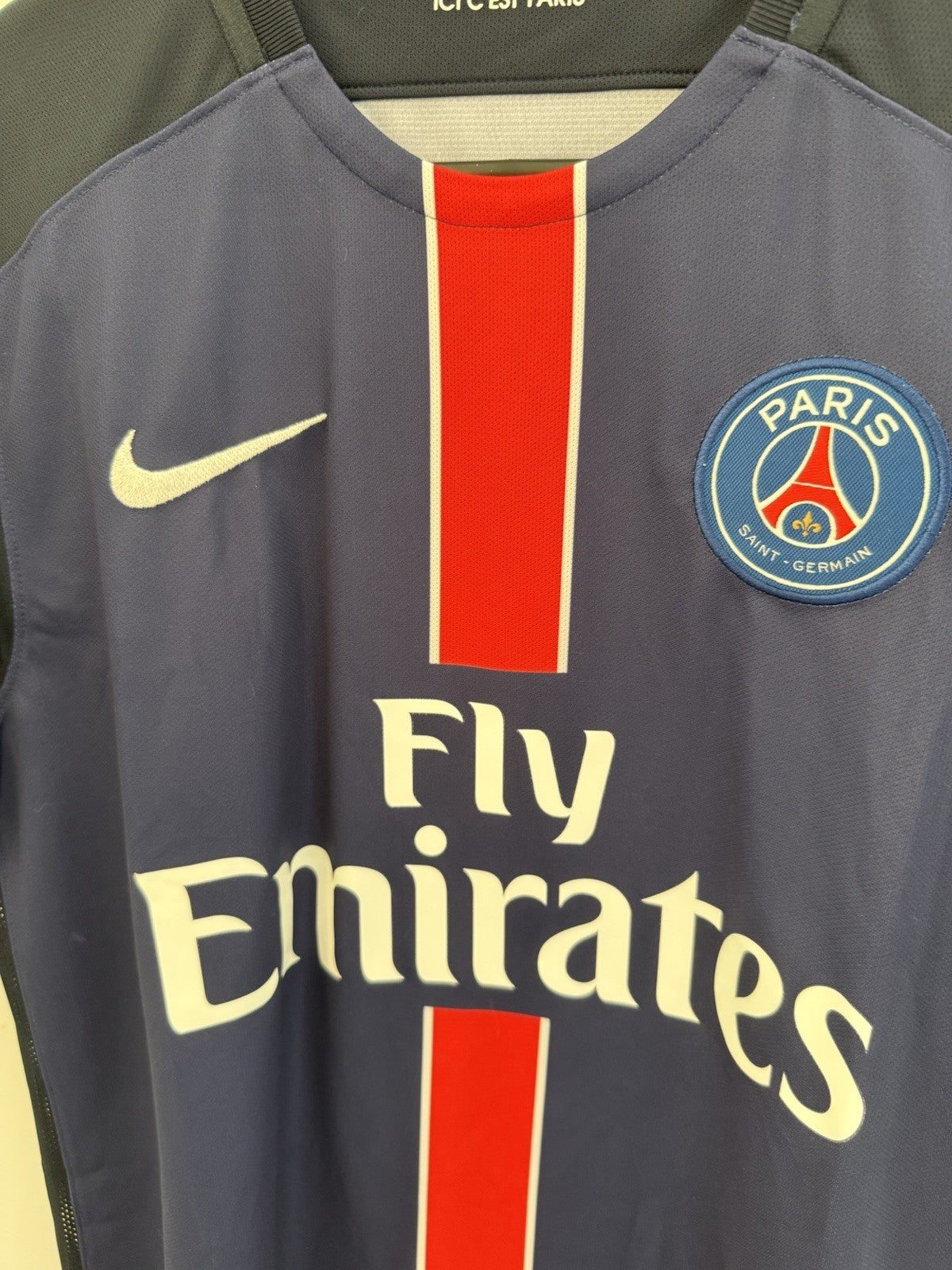 Paris St Germain 2015/16 Medium Home Shirt Excellent Condition 658907-411