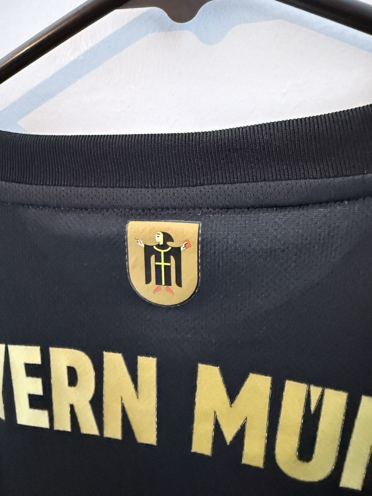 Bayern Munich Davies #19 2021/22 Small Away Excellent Condition GM5317