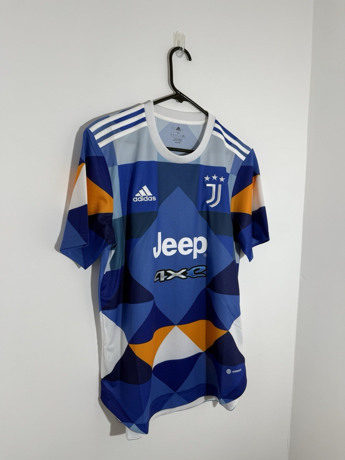Juventus Bonucci #19 2021/22 Medium 4th Shirt BNWT HM6516