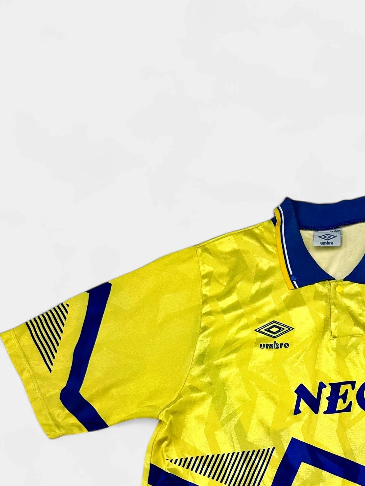 Everton FC 1990-92 Football Shirt (Small)