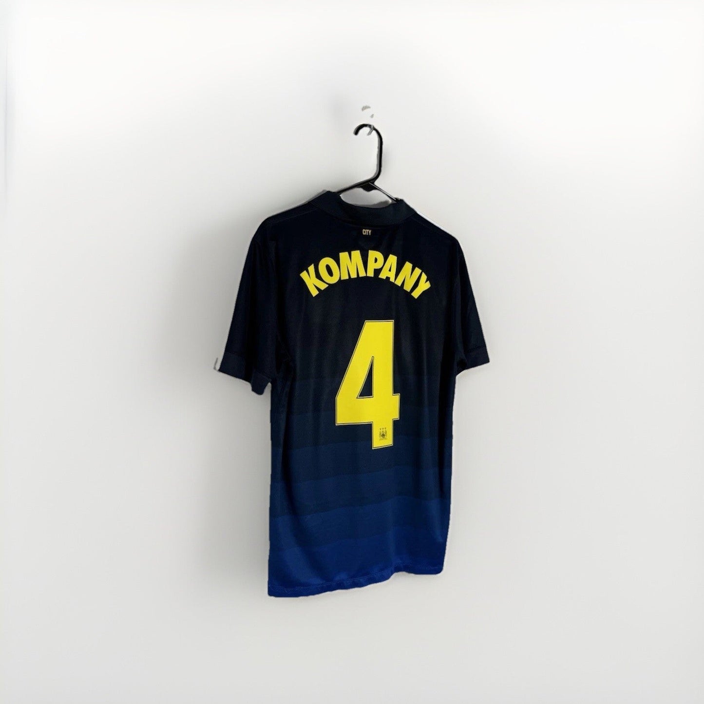 Manchester City Kompany #4 2014/15 Medium Away Very Good Condition 611051-476