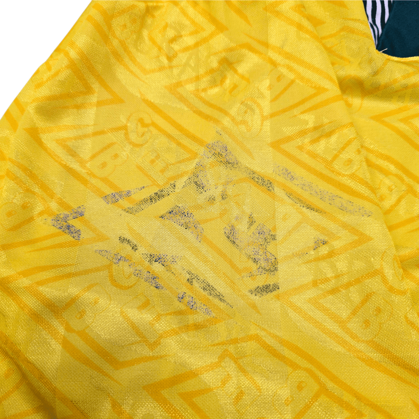 1991/93 Brazil Home Football Shirt (L) Umbro