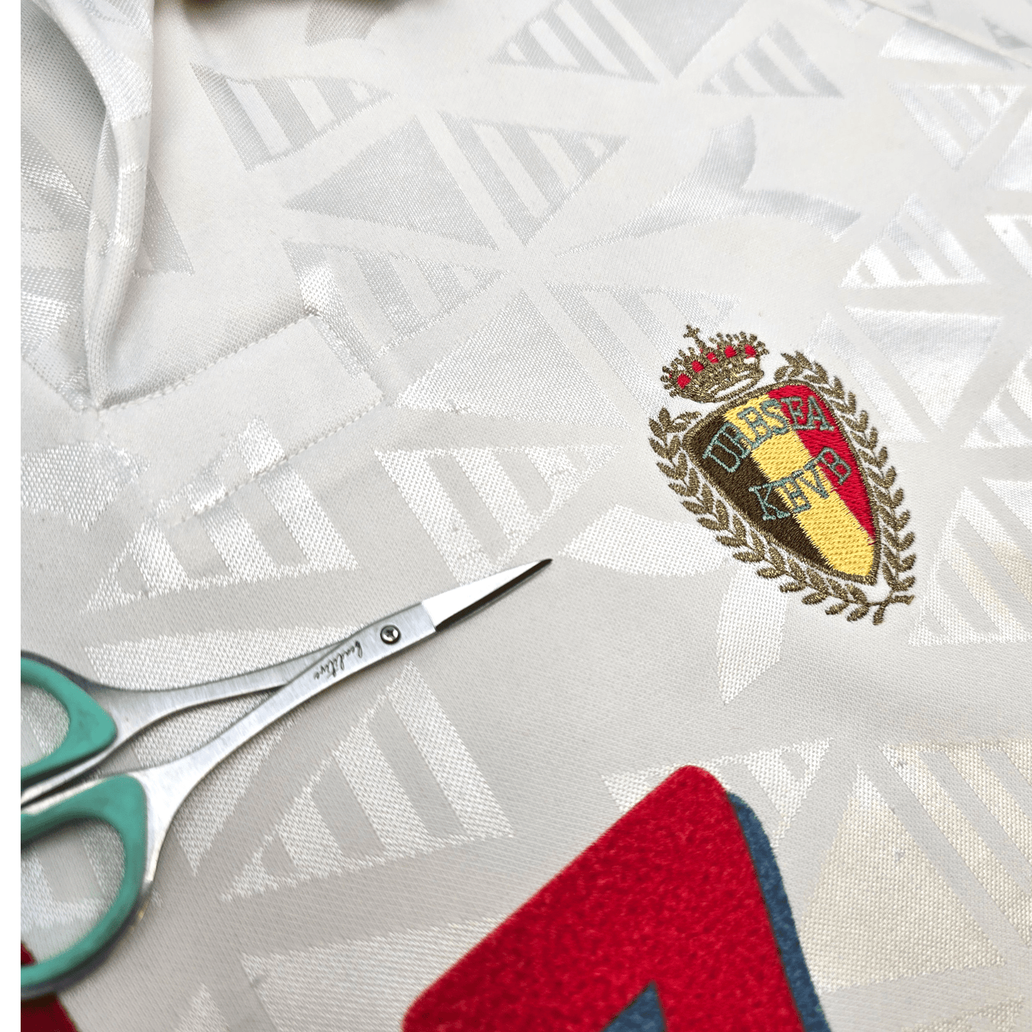 1992/94 Belgium Away Football Shirt (L) Diadora #7 Van Der Elst