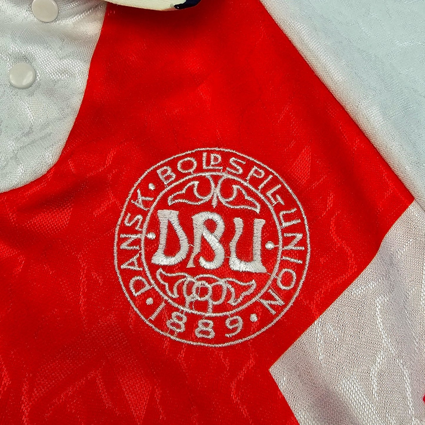 1992/94 Denmark Home Football Shirt (XL) Hummel
