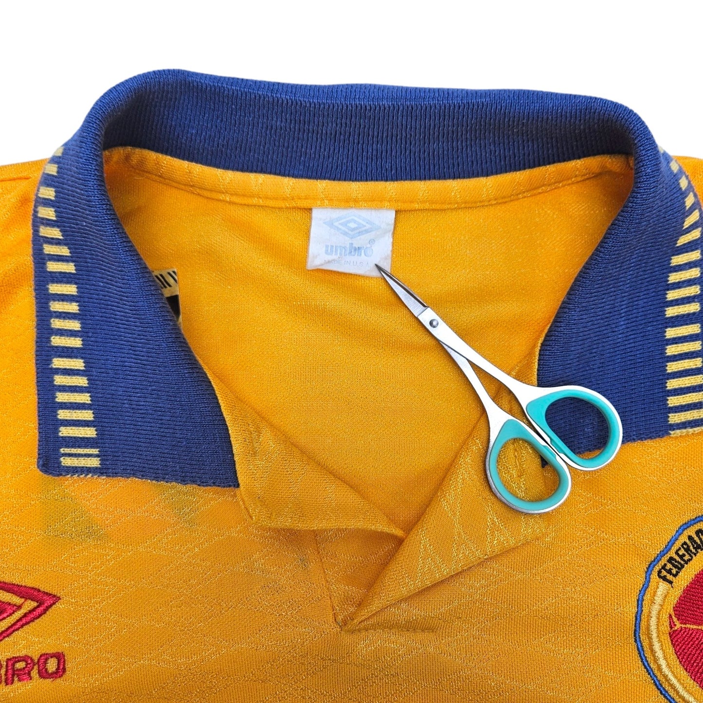 1993/94 Colombia Home Football Shirt (M) Umbro