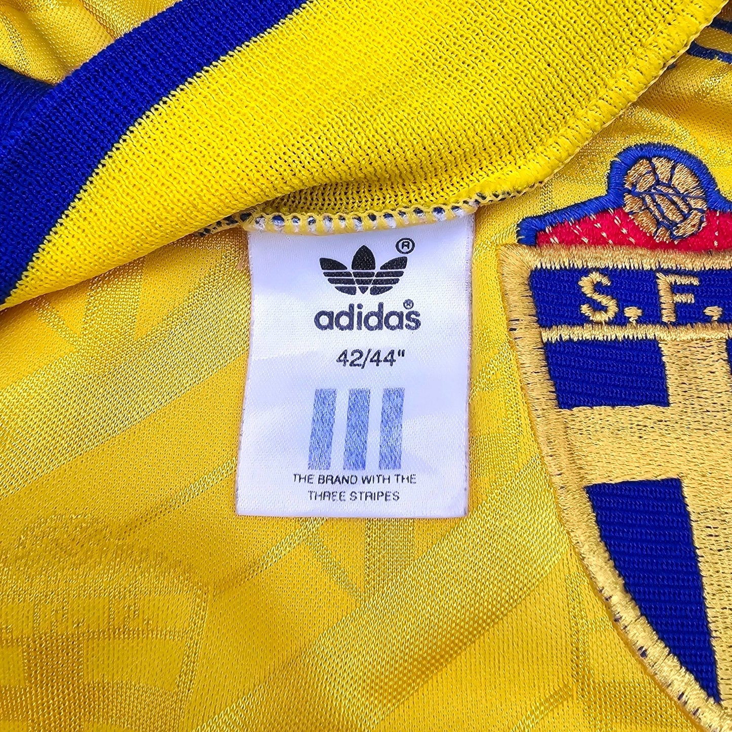1994/96 Sweden Home Football Shirt (L) Adidas