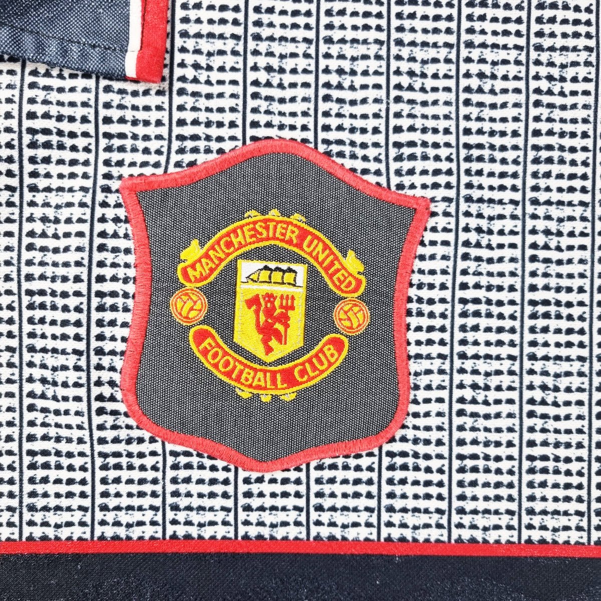 1995/96 Manchester United Away Football Shirt (L) Umbro