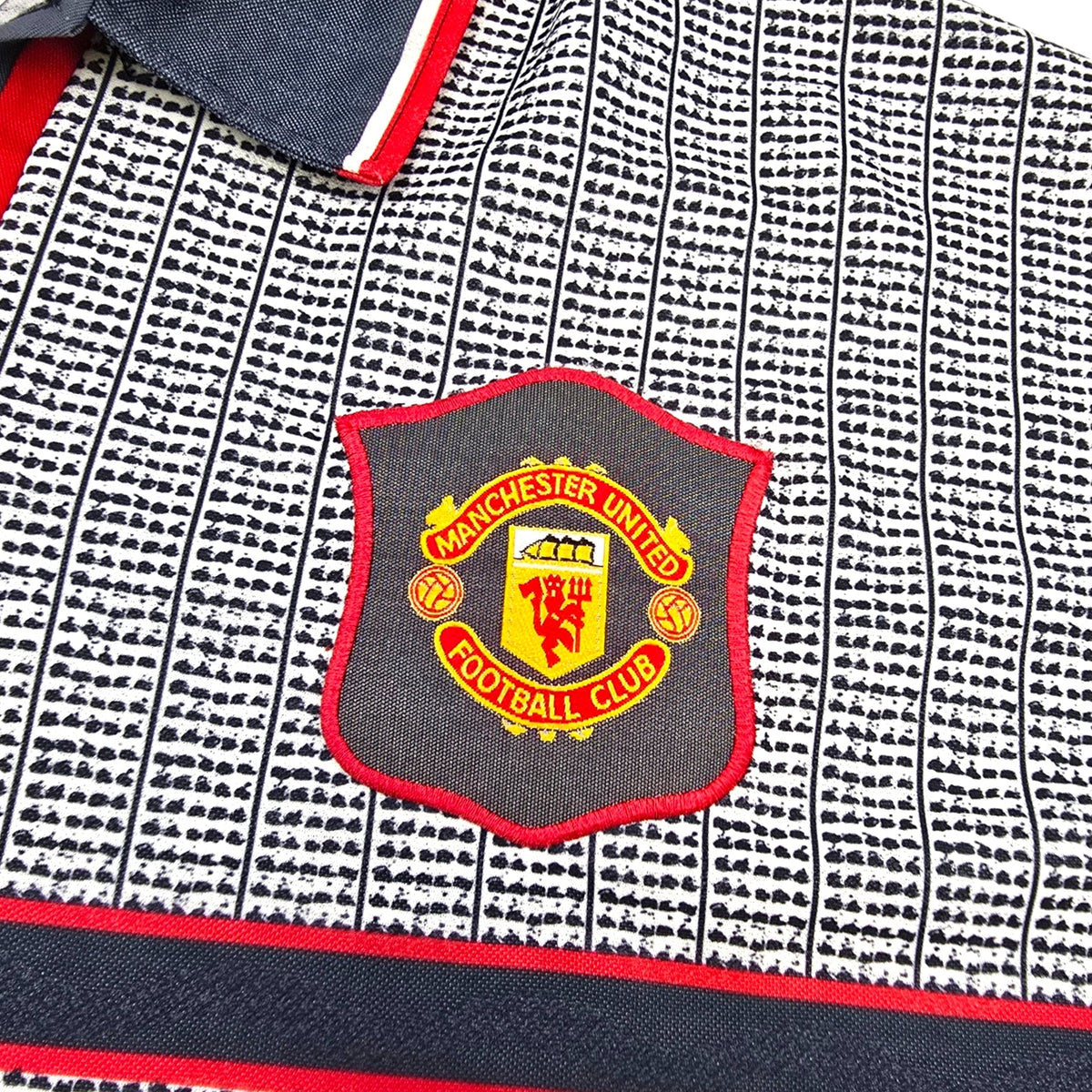 1995/96 Manchester United Away Football Shirt (XL) Umbro #7 Cantona