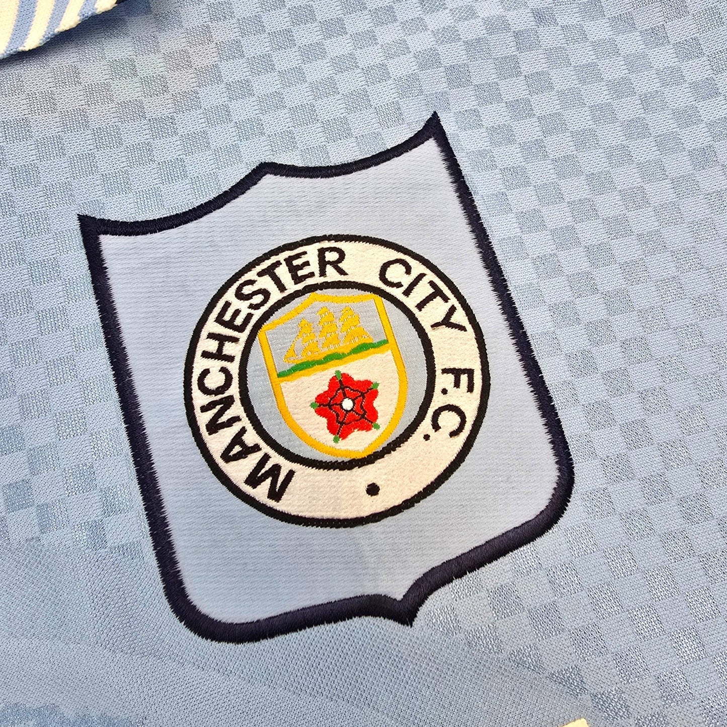 1995/97 Manchester City Home Football Shirt (M) Umbro