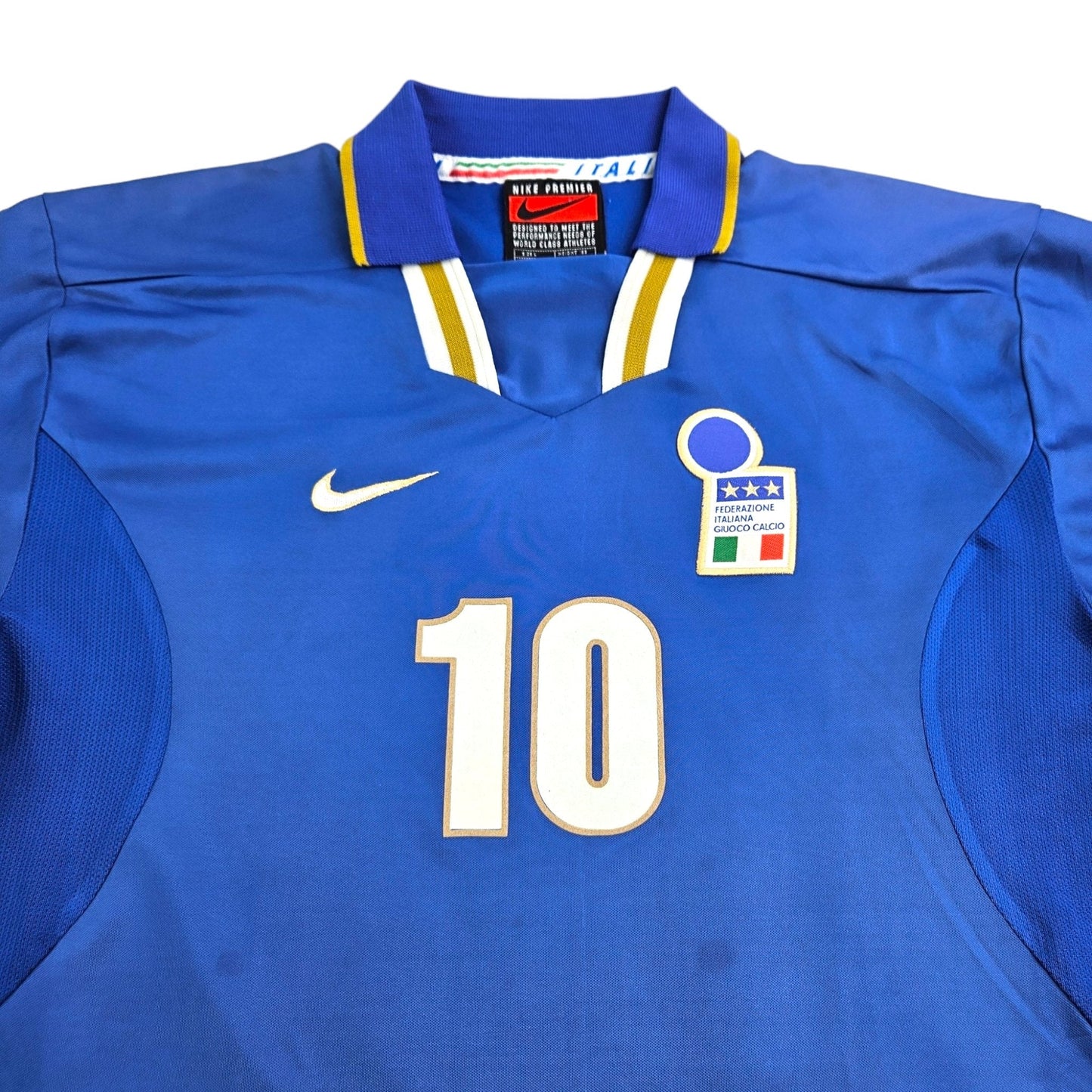 1996/97 Italy Home Football Shirt (L) Nike #10 Albertini