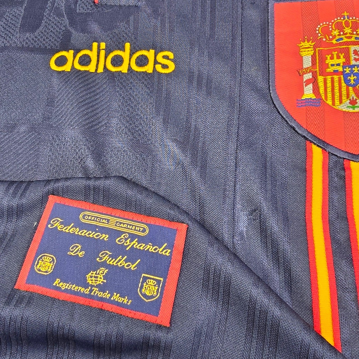 1996/98 Spain Away Football Shirt (XL) Umbro
