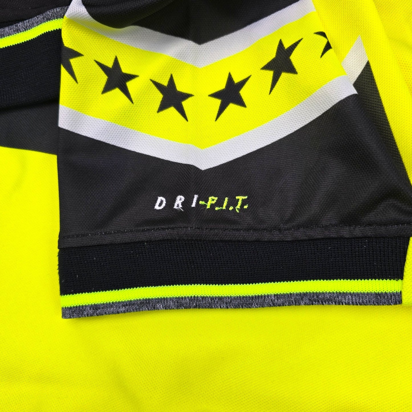 1997/98 Dortmund Home Football Shirt (M) Nike